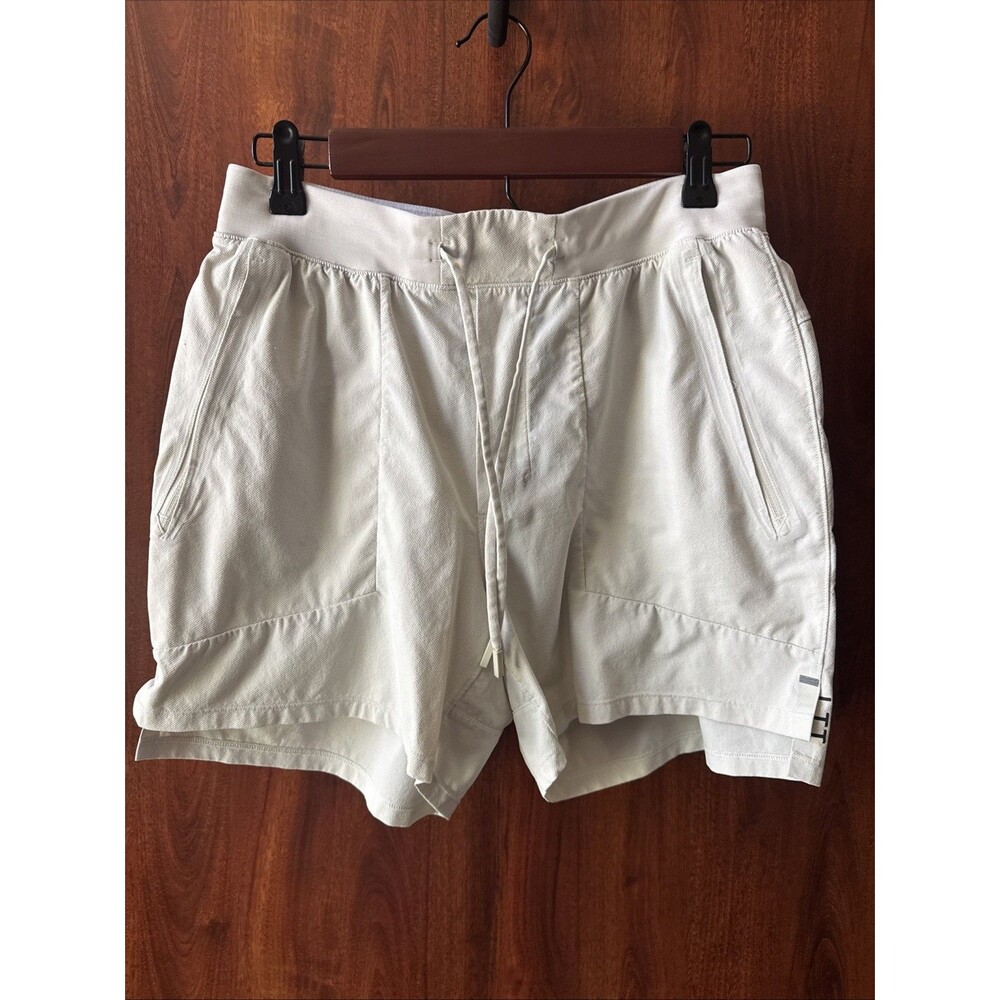 Lululemon Athletica LTT License To Train Linerless Cream Athletic 7" Shorts Sz M